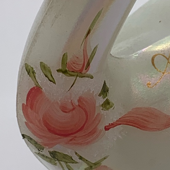 FENTON 20th Anniversary Swan Figurine.  Signed!  COLLECTIBLE - Picture 11 of 12